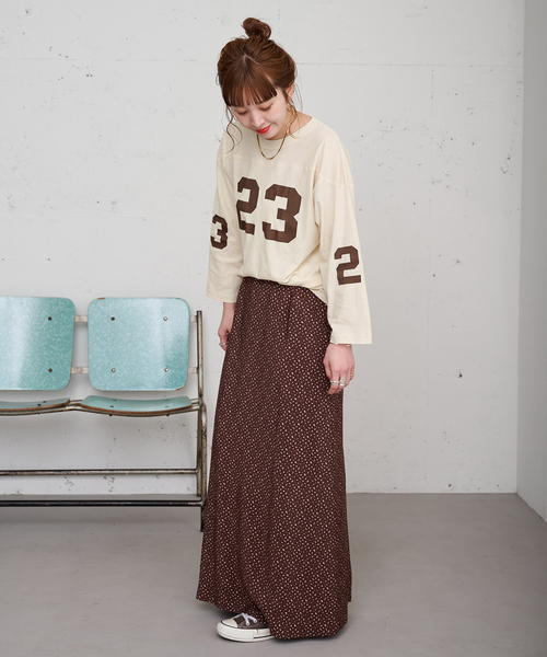 B.C STOCK（ベーセーストック）の「【ZOZO限定】手洗い可 / シアーナンバーロゴfootball tee（Tシャツ/カットソー・レディース・スカイブルー/アイボリー/ブラック/グリーン・FREE）」の10枚目の写真