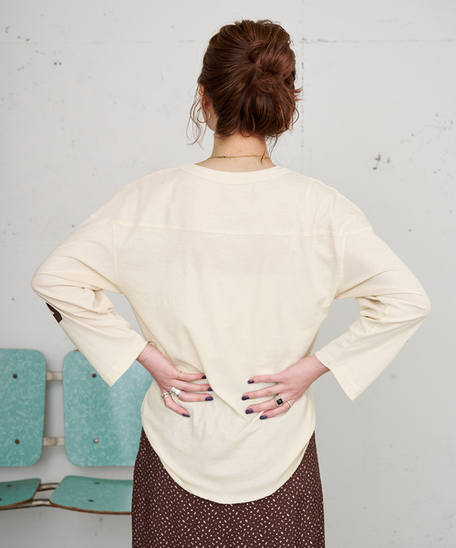 B.C STOCK（ベーセーストック）の「【ZOZO限定】手洗い可 / シアーナンバーロゴfootball tee（Tシャツ/カットソー・レディース・スカイブルー/アイボリー/ブラック/グリーン・FREE）」の16枚目の写真