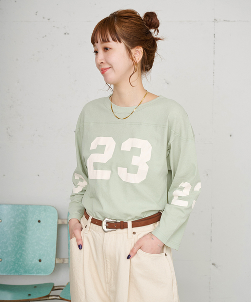 B.C STOCK（ベーセーストック）の「【ZOZO限定】手洗い可 / シアーナンバーロゴfootball tee（Tシャツ/カットソー・レディース・スカイブルー/アイボリー/ブラック/グリーン・FREE）」の22枚目の写真