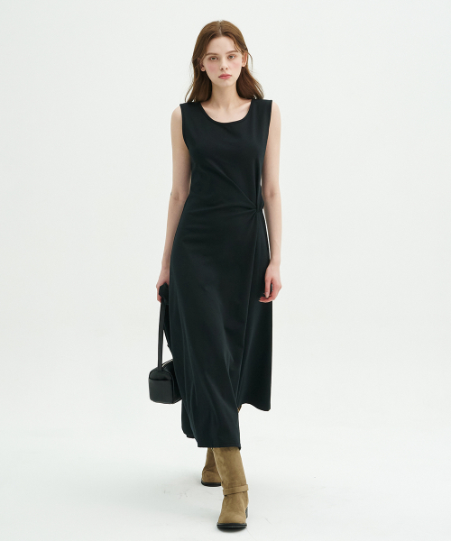 MICANE（ミケーネ）の「アイラツイストディテールスリーブレスドレス-カーディガンセットアップ（ワンピース・レディース・ブラック・LARGE/X-LARGE/X-SMALL/SMALL/MEDIUM）」の2枚目の写真