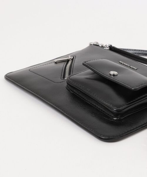 MICHAEL KORS（マイケルコース）の「JET SET コンバーチブル ジップ リストレット ラージ（クラッチバッグ・レディース・ブラック・FREE）」の6枚目の写真