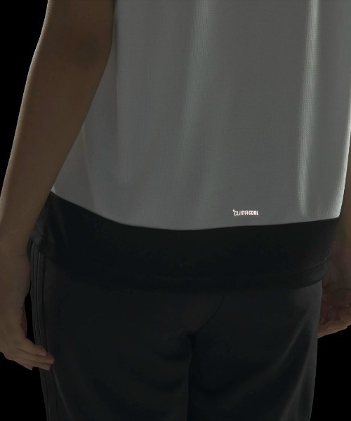 adidas(アディダス)の「アディダス adidas MUSTHAVES ルーズフィット カラーブロック 半袖 ティーシャツ(Tシャツ/カットソー・レディース・ホワイト/ブラック/ネイビー・S/M/L/XL)」の6枚目の写真