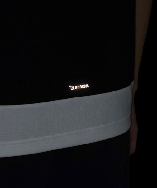 adidas(アディダス)の「アディダス adidas MUSTHAVES ルーズフィット カラーブロック 半袖 ティーシャツ(Tシャツ/カットソー・レディース・ホワイト/ブラック/ネイビー・S/M/L/XL)」の7枚目の写真