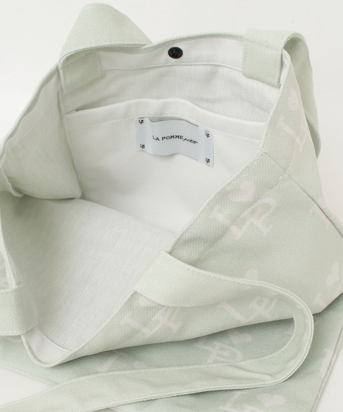 LA POMME petit（ラポミ・プチ）の「Mint Green Monogramme Tote（トートバッグ・レディース・グリーン・FREE）」の2枚目の写真