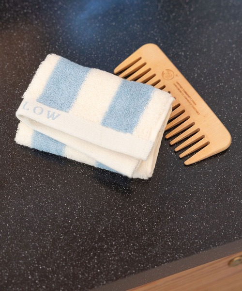 BAYFLOW(ベイフロー)の「BFハンドタオル(太ストライプ)25×25(ハンカチ/ハンドタオル・レディース・ブルー/ネイビー/ブラウン・0)」の3枚目の写真