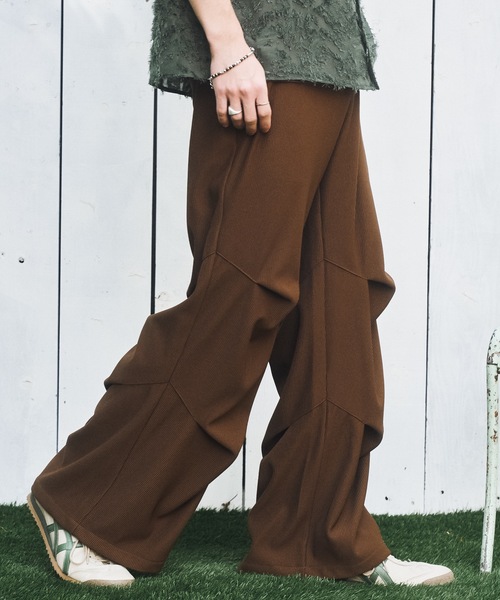 CASPER JOHN（キャスパージョン）の「Pleats tuck pants/プリーツタックパンツ（その他パンツ・メンズ・グレー/ブラック/ブラウン・X-SMALL/LARGE/MEDIUM/SMALL）」の3枚目の写真