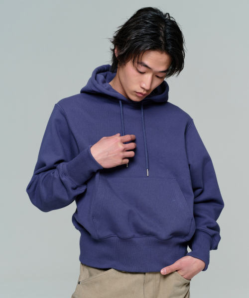 ERA(エラ)の「UNISEX ERA HEAVY HOODIE - INK NAVY(パーカー・レディース・ネイビー・LARGE/MEDIUM/SMALL)」の2枚目の写真