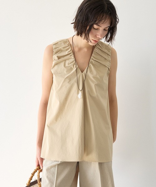 BABYLONE(バビロン)の「【多機能素材】撥水Vネックギャザーブラウス(シャツ/ブラウス・レディース・ベージュ/ブラック/ホワイト・フリー)」の12枚目の写真