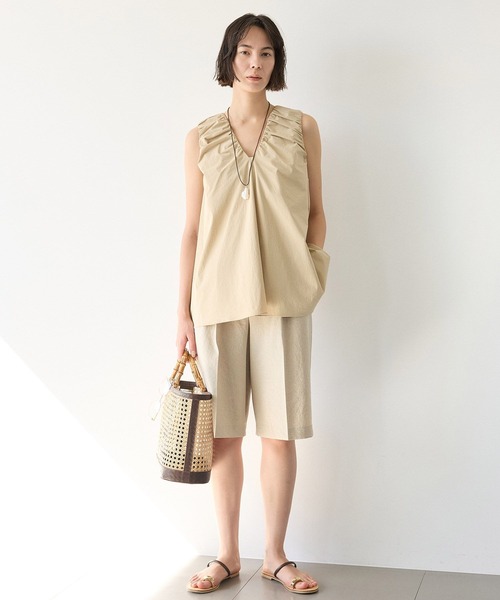 BABYLONE(バビロン)の「【多機能素材】撥水Vネックギャザーブラウス(シャツ/ブラウス・レディース・ベージュ/ブラック/ホワイト・フリー)」の16枚目の写真