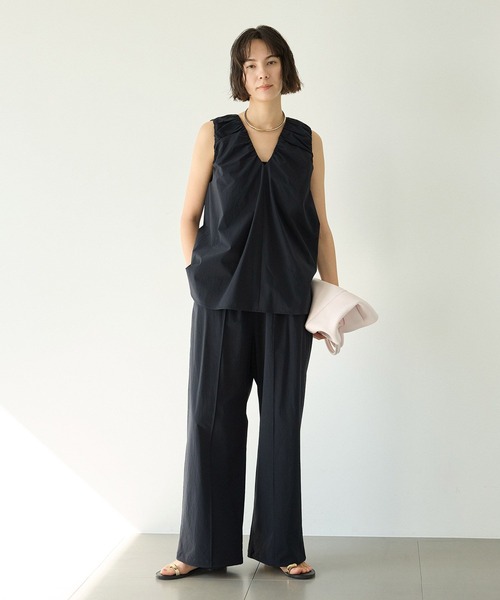 BABYLONE(バビロン)の「【多機能素材】撥水Vネックギャザーブラウス(シャツ/ブラウス・レディース・ベージュ/ブラック/ホワイト・フリー)」の8枚目の写真