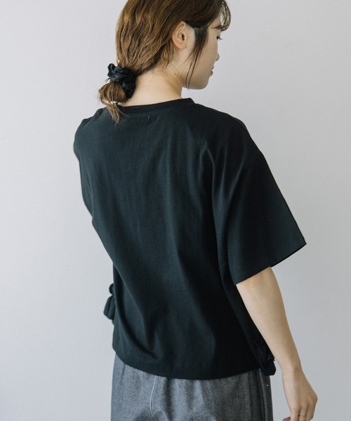 POU DOU DOU(プードゥドゥ)の「ランダムフリルボーダーTee(Tシャツ/カットソー・レディース・ブラック/ブルー/オフホワイト・3)」の21枚目の写真