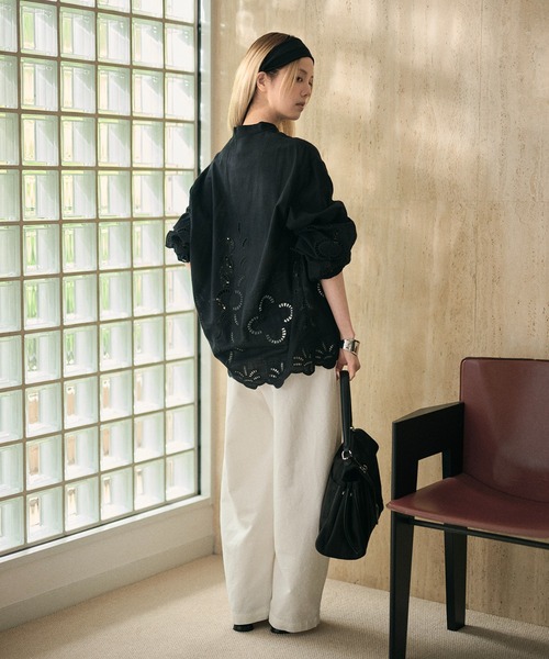 LAULEN（ローレン）の「cotton embroidery skipper neck shirt /コットンエンブロイダリースキッパーネックシャツ（シャツ/ブラウス・レディース・ホワイト/ブラック・FREE）」の14枚目の写真