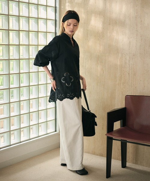 LAULEN（ローレン）の「cotton embroidery skipper neck shirt /コットンエンブロイダリースキッパーネックシャツ（シャツ/ブラウス・レディース・ホワイト/ブラック・FREE）」の13枚目の写真