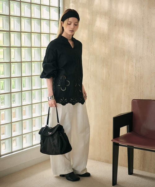 LAULEN（ローレン）の「cotton embroidery skipper neck shirt /コットンエンブロイダリースキッパーネックシャツ（シャツ/ブラウス・レディース・ホワイト/ブラック・FREE）」の12枚目の写真