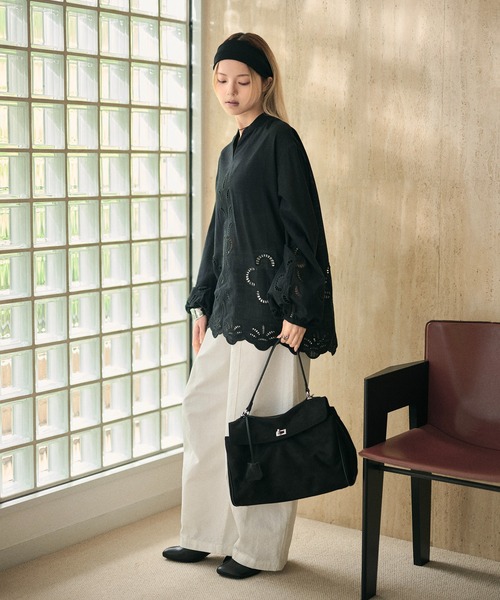LAULEN（ローレン）の「cotton embroidery skipper neck shirt /コットンエンブロイダリースキッパーネックシャツ（シャツ/ブラウス・レディース・ホワイト/ブラック・FREE）」の9枚目の写真