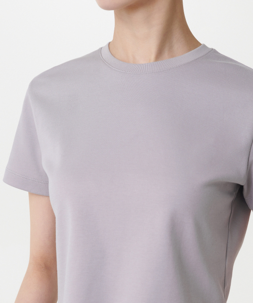 MUSINSA STANDARD WOMAN（ムシンサスタンダードウーマン）の「ウィメンズクルーネッククロップTシャツ[パープルグレー]（Tシャツ/カットソー・レディース・その他・LARGE/MEDIUM/SMALL/X-SMALL/X-LARGE）」の4枚目の写真