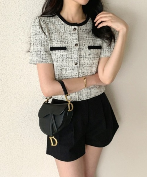 yuue' ( wear )(ユーイ)の「オフィス、プライベート、オケージョンにも◎パイピングノーカラーツイード半袖ショートジャケット(ノーカラージャケット・レディース・ブラック/ホワイト・FREE)」の19枚目の写真