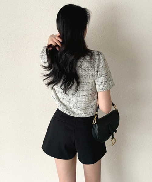 yuue' ( wear )(ユーイ)の「オフィス、プライベート、オケージョンにも◎パイピングノーカラーツイード半袖ショートジャケット(ノーカラージャケット・レディース・ブラック/ホワイト・FREE)」の22枚目の写真