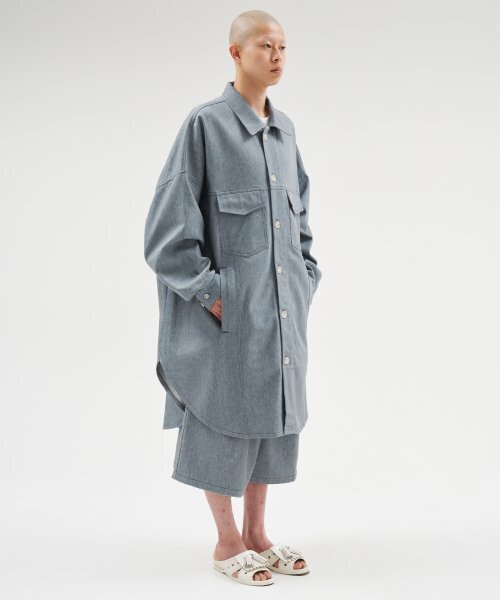 AJOBYAJO（アジョバイアジョ）の「Recycled Denim Oversized Shirt Jacket [SKY BLUE]（デニムジャケット・レディース・その他・FREE）」の8枚目の写真