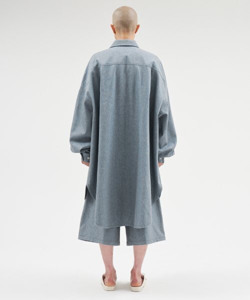AJOBYAJO（アジョバイアジョ）の「Recycled Denim Oversized Shirt Jacket [SKY BLUE]（デニムジャケット・レディース・その他・FREE）」の9枚目の写真