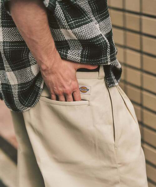 Dickies(ディッキーズ)の「Dickies 417別注 2タックショーツ(その他パンツ・メンズ・ブラウン/チャコールグレー/アイボリー・34/32/36)」の10枚目の写真