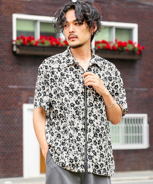LUXSTYLE(ラグスタイル)の「花柄ジップ半袖シャツ(シャツ/ブラウス・メンズ・ホワイト・M)」の2枚目の写真
