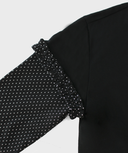 MASMARULEZ APPAREL(マスマルールズ アパレル)の「Layered Dot Ruffle Long Sleeve_Black(Tシャツ/カットソー・レディース・ブラック・ONE SIZE)」の4枚目の写真