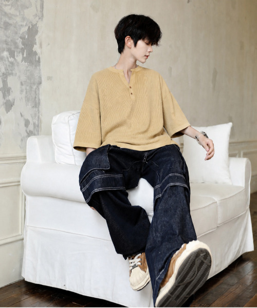 neos（ネオス）の「【neos】ワッフル ヘンリーネック Tシャツ メンズ レディース 半袖 ビッグシルエット オーバーサイズ サーマル カットソー 無地 ユニセックス 韓国ファッション 夏服（Tシャツ/カットソー・メンズ・ブラック/ベージュ/ホワイト/カーキ・MEDIUM/X-LARGE/LARGE）」の8枚目の写真