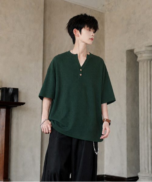 neos（ネオス）の「【neos】ワッフル ヘンリーネック Tシャツ メンズ レディース 半袖 ビッグシルエット オーバーサイズ サーマル カットソー 無地 ユニセックス 韓国ファッション 夏服（Tシャツ/カットソー・メンズ・ブラック/ベージュ/ホワイト/カーキ・MEDIUM/X-LARGE/LARGE）」の17枚目の写真