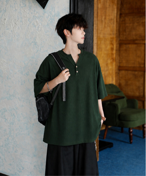 neos（ネオス）の「【neos】ワッフル ヘンリーネック Tシャツ メンズ レディース 半袖 ビッグシルエット オーバーサイズ サーマル カットソー 無地 ユニセックス 韓国ファッション 夏服（Tシャツ/カットソー・メンズ・ブラック/ベージュ/ホワイト/カーキ・MEDIUM/X-LARGE/LARGE）」の19枚目の写真
