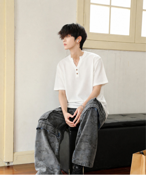 neos（ネオス）の「【neos】ワッフル ヘンリーネック Tシャツ メンズ レディース 半袖 ビッグシルエット オーバーサイズ サーマル カットソー 無地 ユニセックス 韓国ファッション 夏服（Tシャツ/カットソー・メンズ・ブラック/ベージュ/ホワイト/カーキ・MEDIUM/X-LARGE/LARGE）」の14枚目の写真