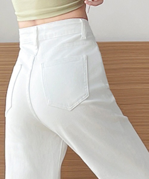 AMAJI(アマジ)の「ストレッチ レーストリム クロップド フレア デニムパンツ(デニムパンツ・レディース・ホワイト・X-LARGE/LARGE/MEDIUM/SMALL)」の3枚目の写真