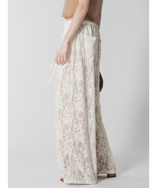 ELCHELE(エルチェレ)の「LACE WIDE PANTS(その他パンツ・レディース・オフホワイト/ブラック/ベビーピンク・36/38)」の5枚目の写真