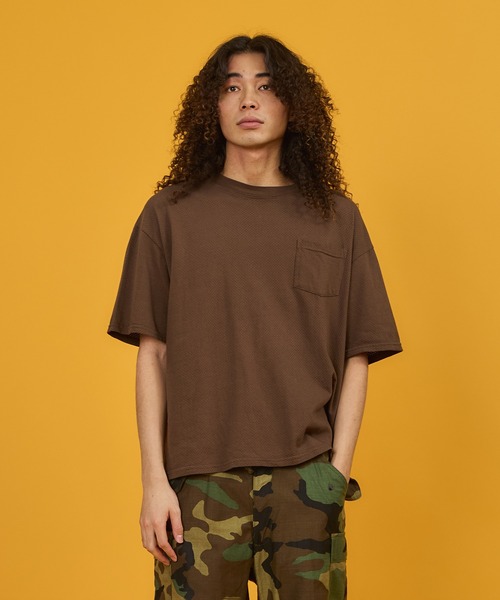 WALLA WALLA SPORT(ワラワラスポーツ)の「U.S. MADE BIRDSEYE MESH POCKET TEE / ユーエス メイド バーズアイ メッシュ ポケット ティー(Tシャツ/カットソー・レディース・ホワイト/ダークブラウン/スミクロ/トップグレー・MEDIUM/LARGE/X-LARGE/SMALL)」の4枚目の写真