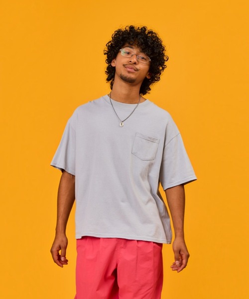 WALLA WALLA SPORT(ワラワラスポーツ)の「U.S. MADE BIRDSEYE MESH POCKET TEE / ユーエス メイド バーズアイ メッシュ ポケット ティー(Tシャツ/カットソー・レディース・ホワイト/ダークブラウン/スミクロ/トップグレー・MEDIUM/LARGE/X-LARGE/SMALL)」の3枚目の写真