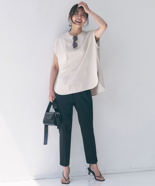 UNFILO(アンフィーロ)の「BEAUTY FORM-T バックシャーリング Tシャツ(Tシャツ/カットソー・レディース・ダークグリーン系/ホワイト系1/ネイビー系1/ベージュ系/ブラック系・SMALL/MEDIUM/LARGE)」の22枚目の写真