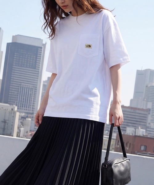 THE NORTH FACE(ザノースフェイス)の「【THE NORTH FACE】胸ポケロゴTシャツ POCKET S/S R/TEE(Tシャツ/カットソー・レディース・ホワイト/ブラック・S/M/L/XL/XXL)」の6枚目の写真