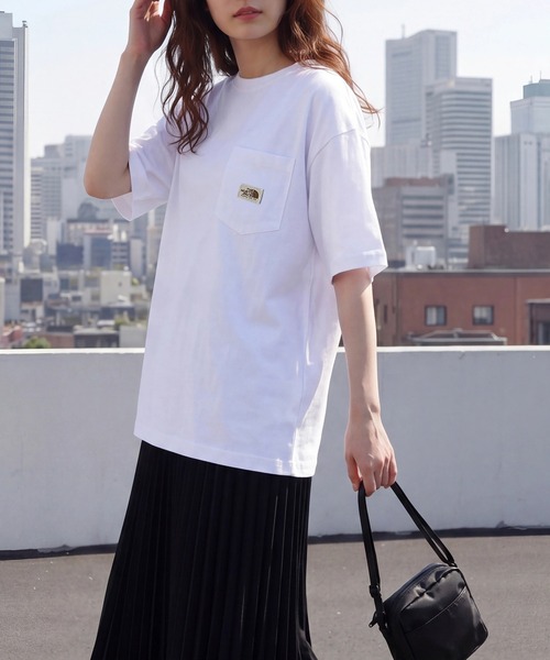 THE NORTH FACE(ザノースフェイス)の「【THE NORTH FACE】胸ポケロゴTシャツ POCKET S/S R/TEE(Tシャツ/カットソー・レディース・ホワイト/ブラック・S/M/L/XL/XXL)」の7枚目の写真