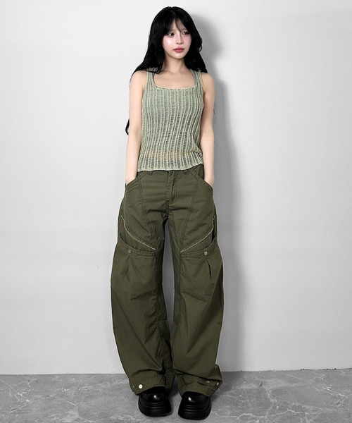 FOLLOWIN(フォロウィン)の「カーブポケットデザインワイドパンツ(カーゴパンツ・レディース・カーキ/グレー・SMALL/LARGE/MEDIUM)」の12枚目の写真