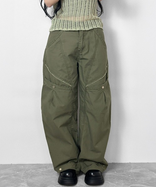 FOLLOWIN(フォロウィン)の「カーブポケットデザインワイドパンツ(カーゴパンツ・レディース・カーキ/グレー・SMALL/LARGE/MEDIUM)」の20枚目の写真