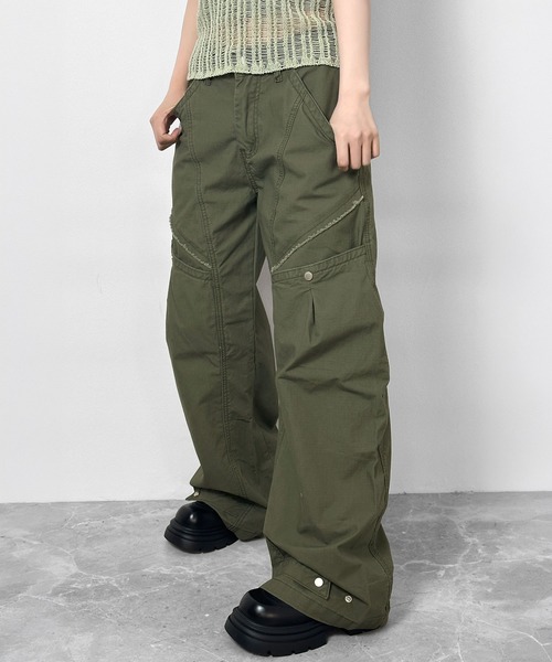 FOLLOWIN(フォロウィン)の「カーブポケットデザインワイドパンツ(カーゴパンツ・レディース・カーキ/グレー・SMALL/LARGE/MEDIUM)」の22枚目の写真