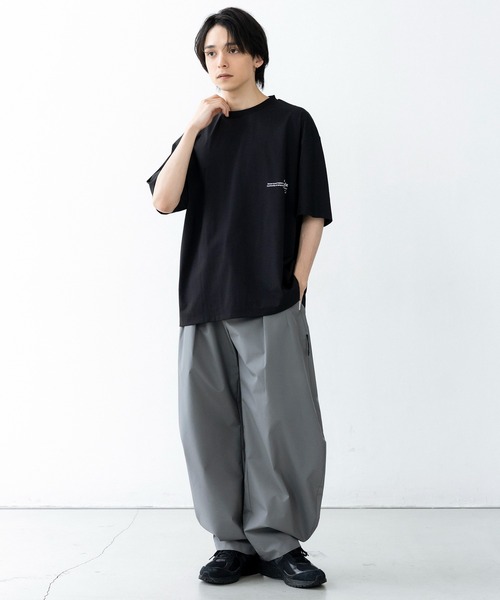 +phenix（プラスフェニックス）の「+phenix(プラスフェニックス)Outlast TYPOGRAPHY SHORT SLEEVE TEE / タイポグラフィ ショートスリーブTシャツ（Tシャツ/カットソー・メンズ・グレー/ブラック/ホワイト・M/L）」の11枚目の写真