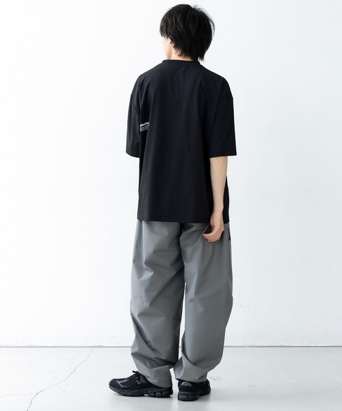 +phenix（プラスフェニックス）の「+phenix(プラスフェニックス)Outlast TYPOGRAPHY SHORT SLEEVE TEE / タイポグラフィ ショートスリーブTシャツ（Tシャツ/カットソー・メンズ・グレー/ブラック/ホワイト・M/L）」の9枚目の写真