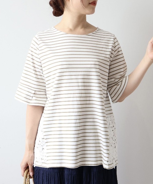 MB mint breeze(エムビーミントブリーズ)の「【L~6L 大きいサイズ】切替えサイドレースカットソー(Tシャツ/カットソー・レディース・ブラック/オフホワイト/キャメル・6L/5L/4L/3L/LL)」の1枚目の写真