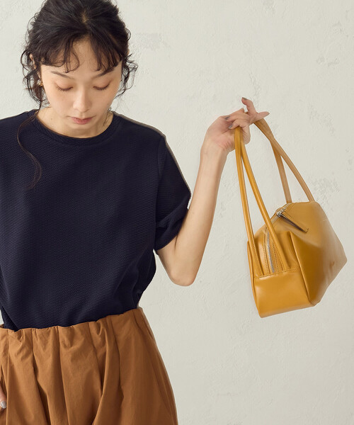 MONO COMME CA(モノコムサ)の「横長 ボストンバッグ(ボストンバッグ・レディース・マスタード/ブラック・FREE)」の22枚目の写真