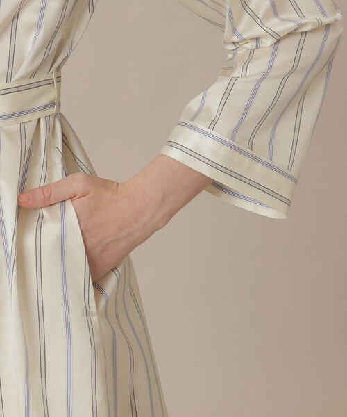MACKINTOSH LONDON(マッキントッシュ ロンドン)の「【WEB・一部店舗限定】ポリエステルシルクストライプコートドレス(トレンチコート・レディース・ブルー・38)」の9枚目の写真