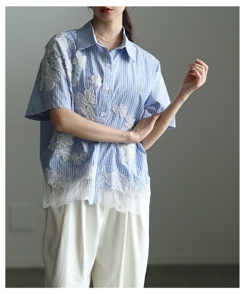 Sawa a la mode(サワアラモード)の「花モチーフレースアシンメトリーブラウス(シャツ/ブラウス・レディース・ブルー/ブラック・FREE)」の13枚目の写真