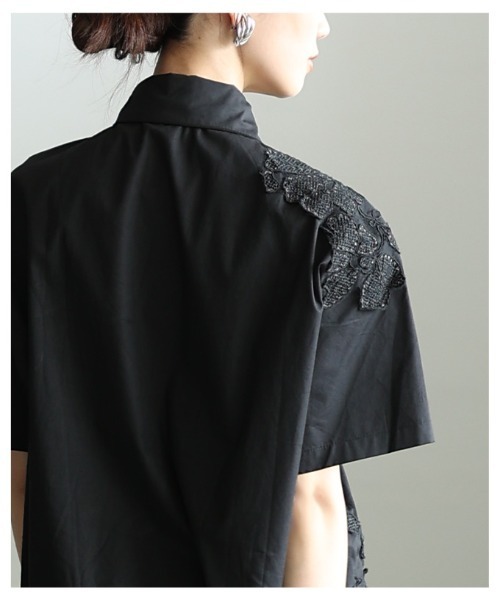 Sawa a la mode(サワアラモード)の「花モチーフレースアシンメトリーブラウス(シャツ/ブラウス・レディース・ブルー/ブラック・FREE)」の18枚目の写真