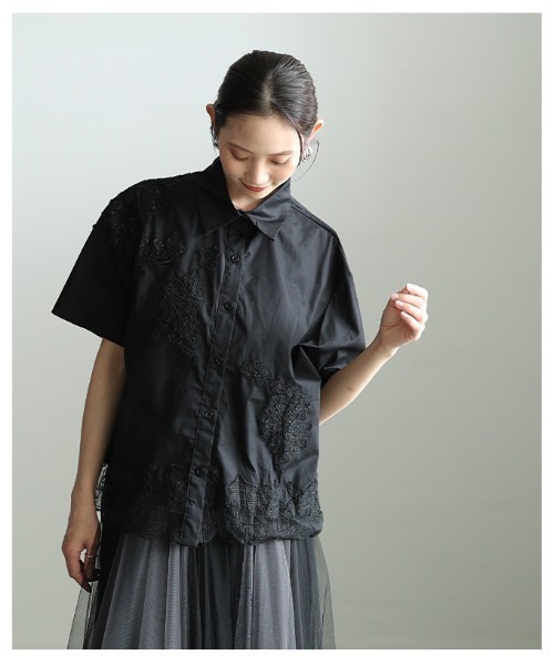 Sawa a la mode(サワアラモード)の「花モチーフレースアシンメトリーブラウス(シャツ/ブラウス・レディース・ブルー/ブラック・FREE)」の22枚目の写真