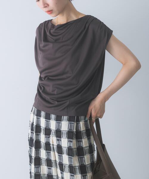 URBAN RESEARCH ROSSO WOMEN(アーバンリサーチ ロッソ)の「トリアセ混ドレープネックカットソー(Tシャツ/カットソー・レディース・オフホワイト/ブラウン・FREE)」の10枚目の写真